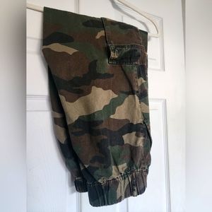 Camo cargo trouser.